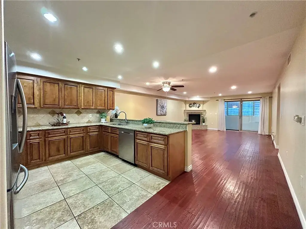 4733 Elmwood Avenue #102, Los Angeles, CA 90004 - #1