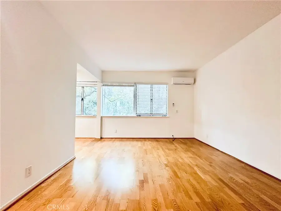 239 S Barrington Avenue #F8, Los Angeles, CA 90049 - #2