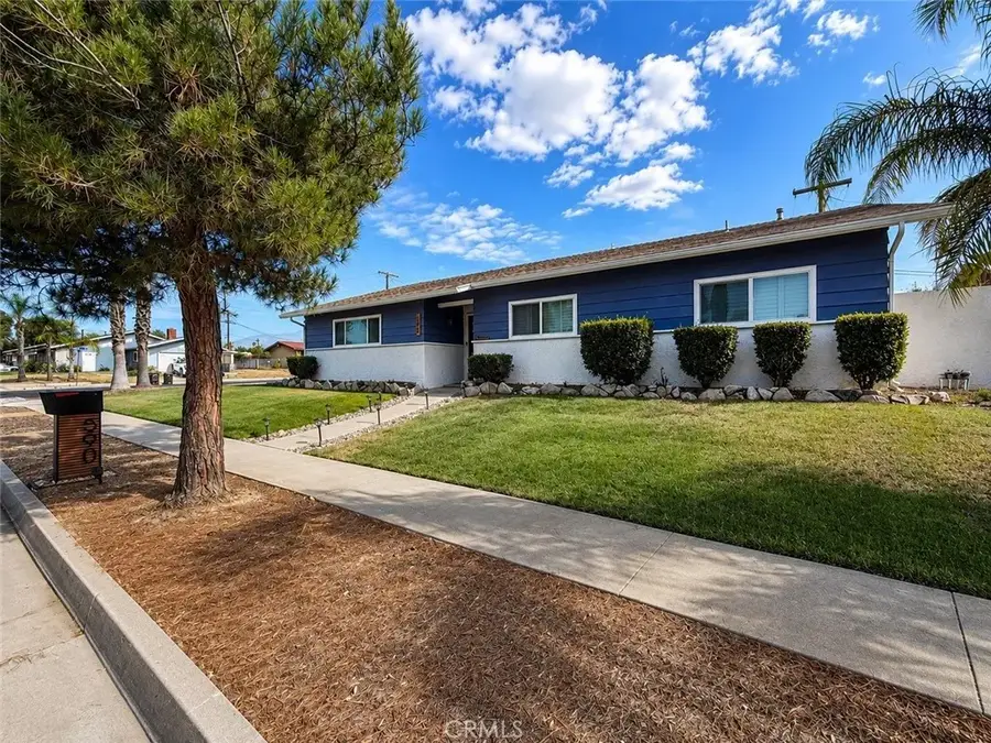 590 E Van Koevering, Rialto, CA 92376 - #3