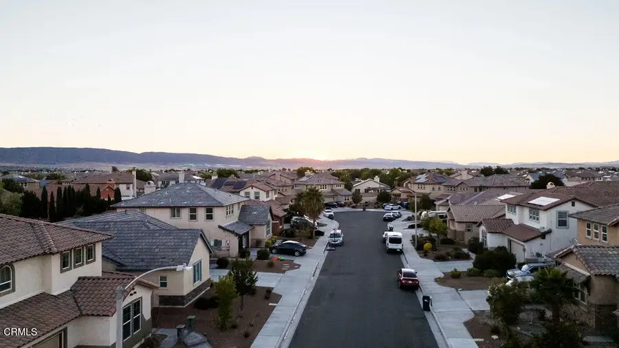 4061 W Avenue J-7, Lancaster, CA 93536 - Image #2