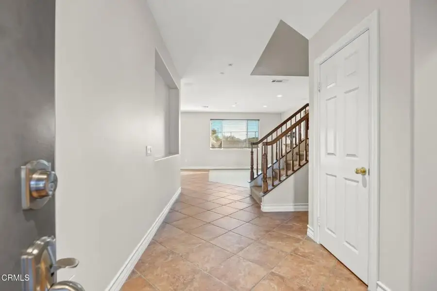 862 Gitano Drive, Oxnard, CA 93030 - Image #3
