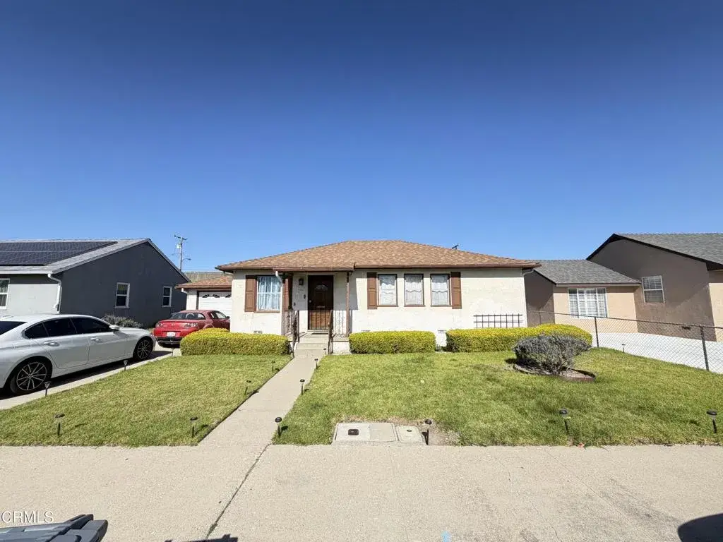 225 W Iris Street, Oxnard, CA 93033 - #1