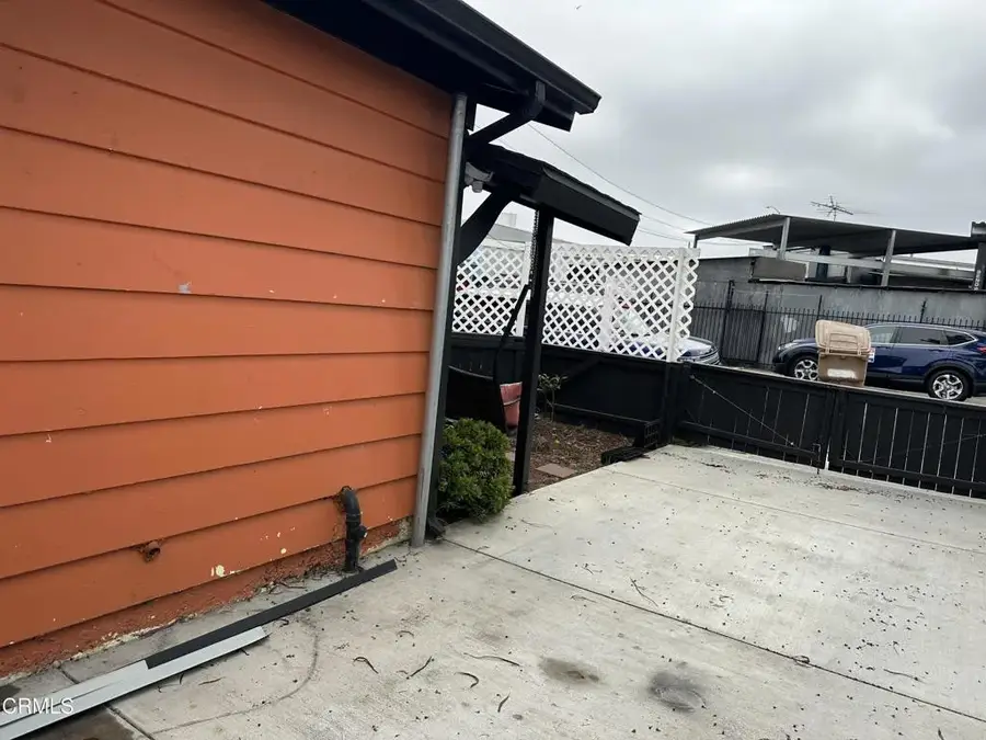 2422 Alameda Avenue, San Buenaventura Ventura, CA 93003 - #2