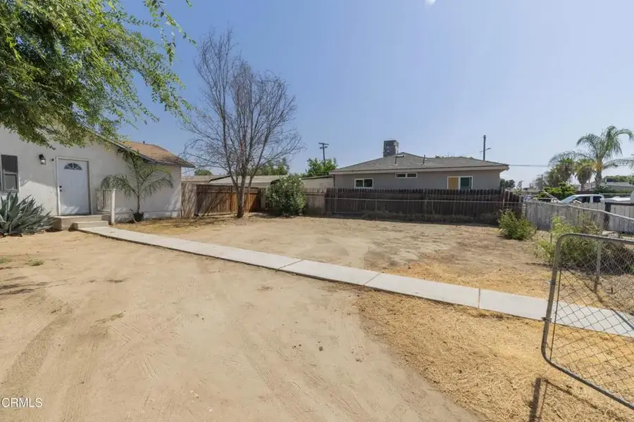 818 Decatur Street, Bakersfield, CA 93308 - #2