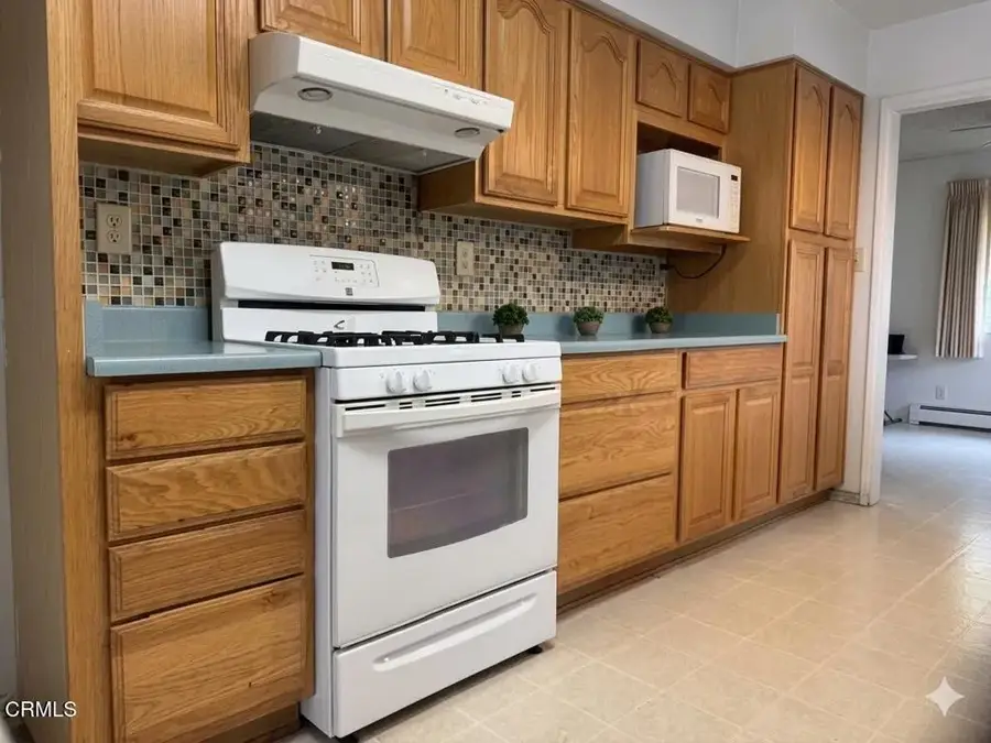 1115 S Saticoy Avenue, San Buenaventura Ventura, CA 93004 - #3