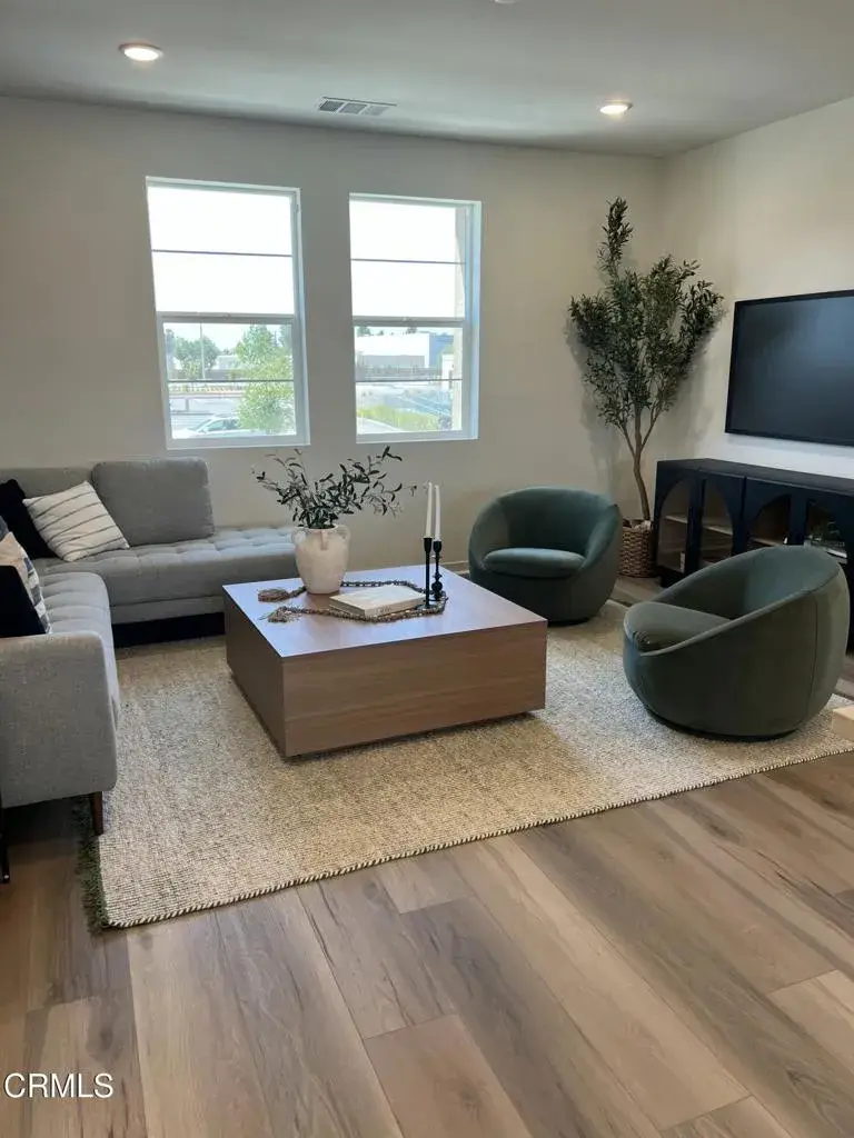 533 Via Vallarta, Camarillo, CA 93012 - #3