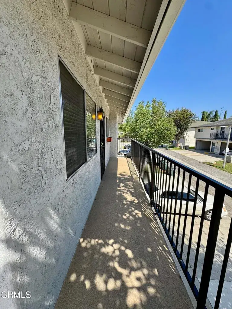 1136 Acadia Place #4, San Buenaventura Ventura, CA 93003 - #2