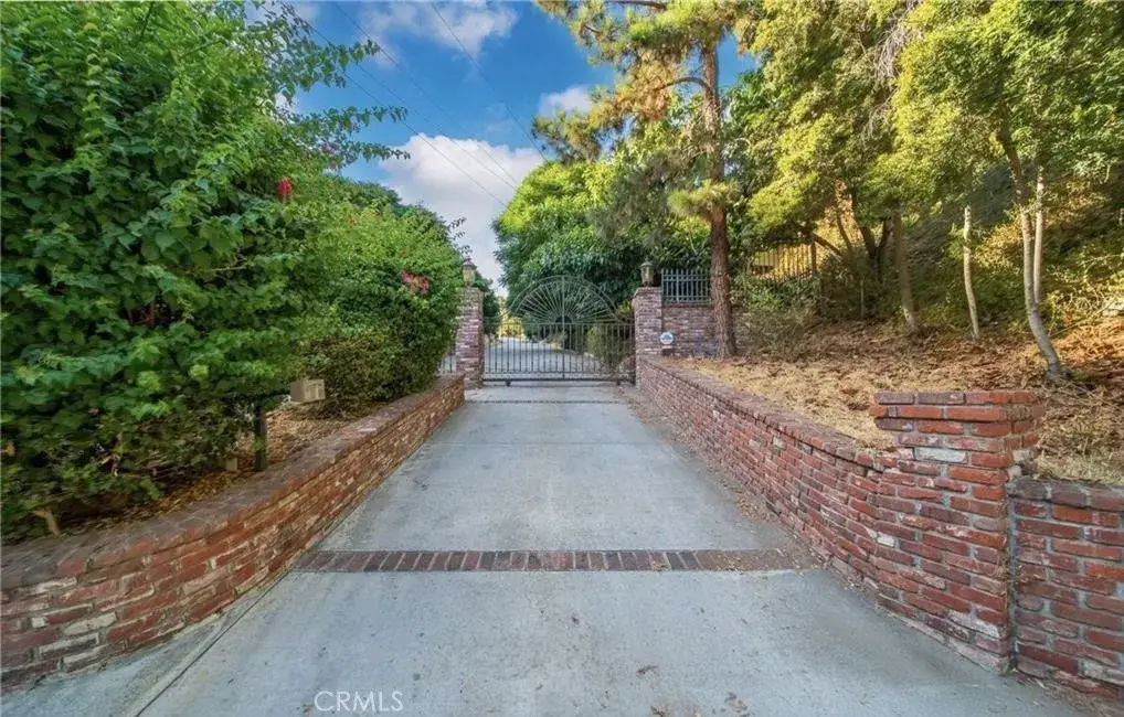 330 N Madison Avenue, Monrovia, CA 91016 - Image #1