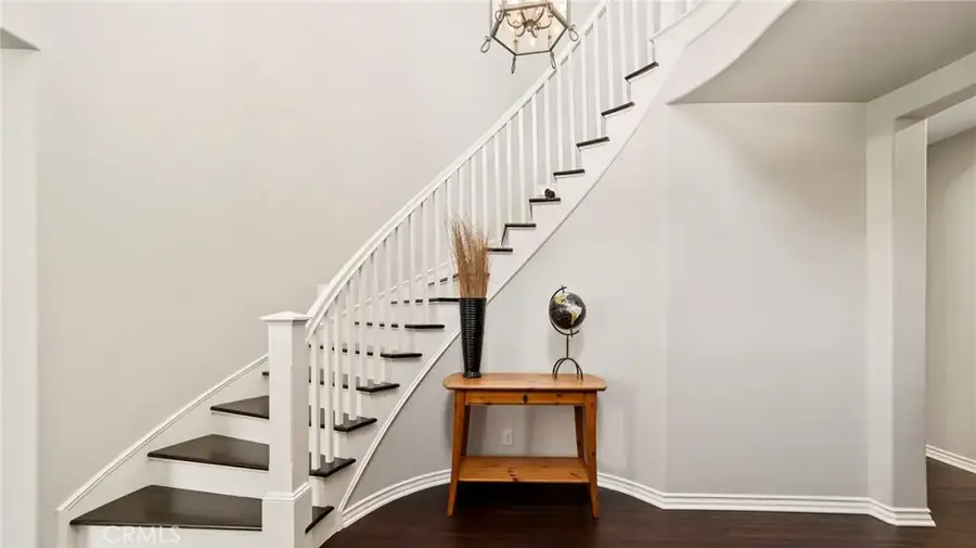 637 Chaparral Court, Altadena, CA 91001 - Image #2