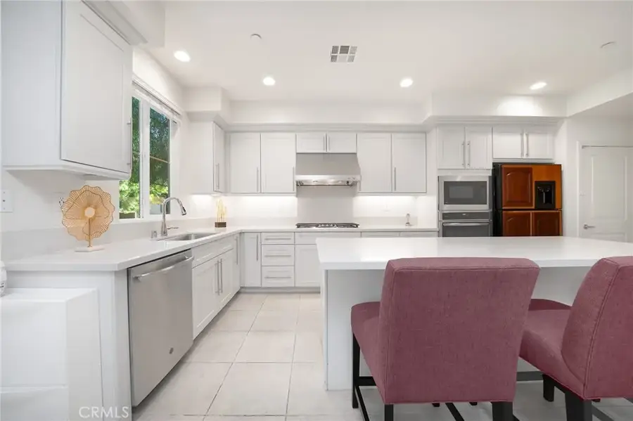 595 Cultivate, Irvine, CA 92618 - Image #3