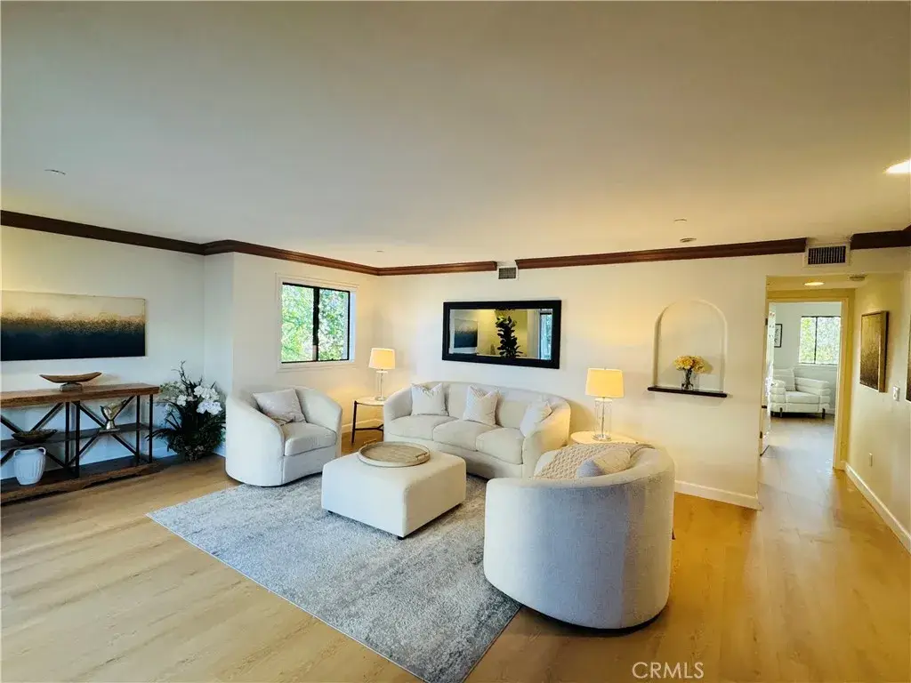 70 N Catalina #304, Pasadena, CA 91106 - Image #1