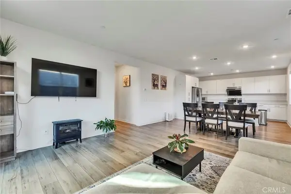 15946 Caterpillar Drive, Fontana, CA 92336