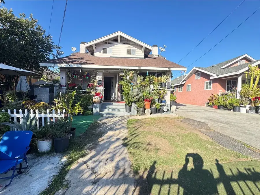 927 W 48th Street, Los Angeles, CA 90037 - #2