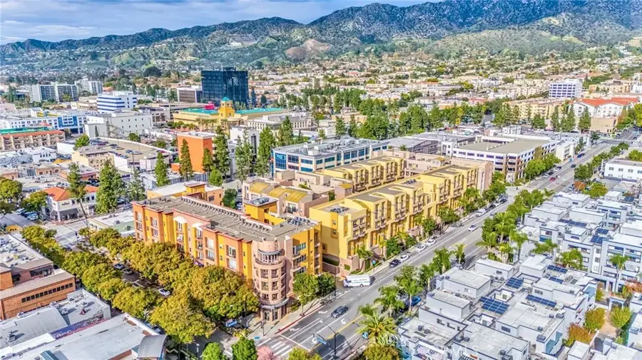 201 E Angeleno Avenue #206, Burbank, CA 91502 - Image #2