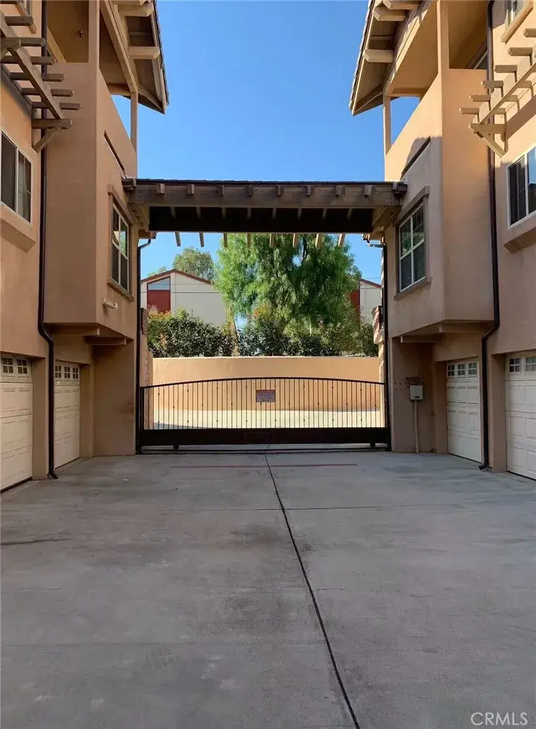 208 Palmetto Drive #C, Alhambra, CA 91801 - Image #2