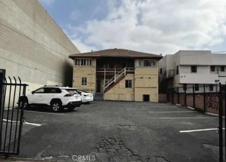 811 S Vermont, Los Angeles, CA 90005 - Image #3