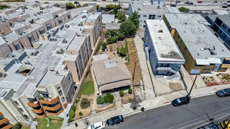 811 N Bunker Hill Avenue, Los Angeles, CA 90012 - #3