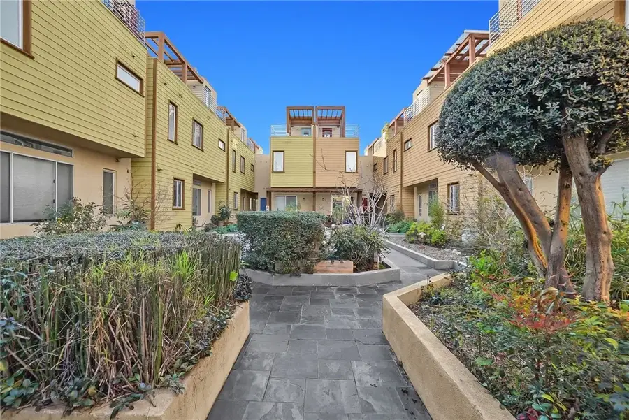 53 N Oak Avenue #5, Pasadena, CA 91107 - #3