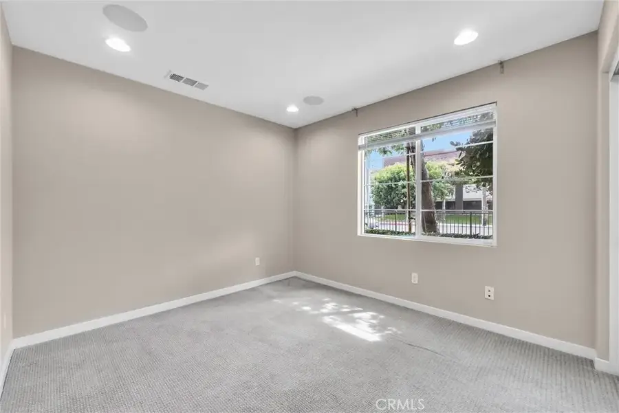 27 Larry Beard, South El Monte, CA 91733 - #3