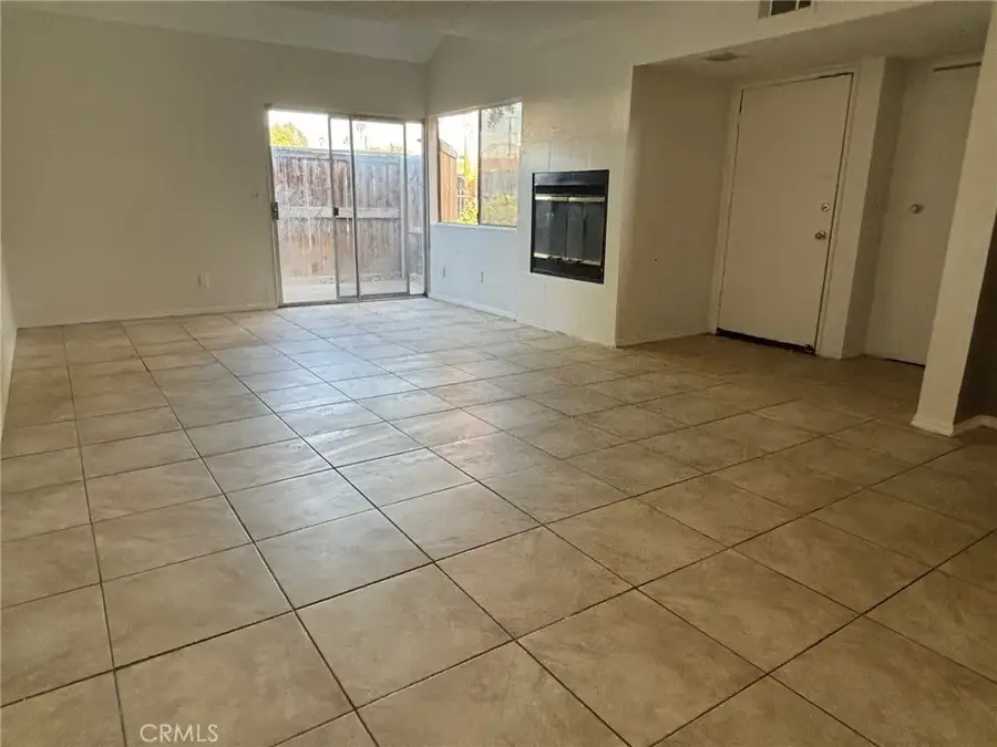 16595 Upland #E, Fontana, CA 92335 - #2
