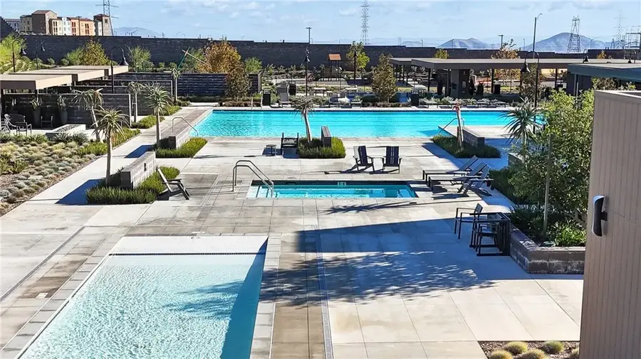 15946 Caterpillar, Fontana, CA 92336 - #2