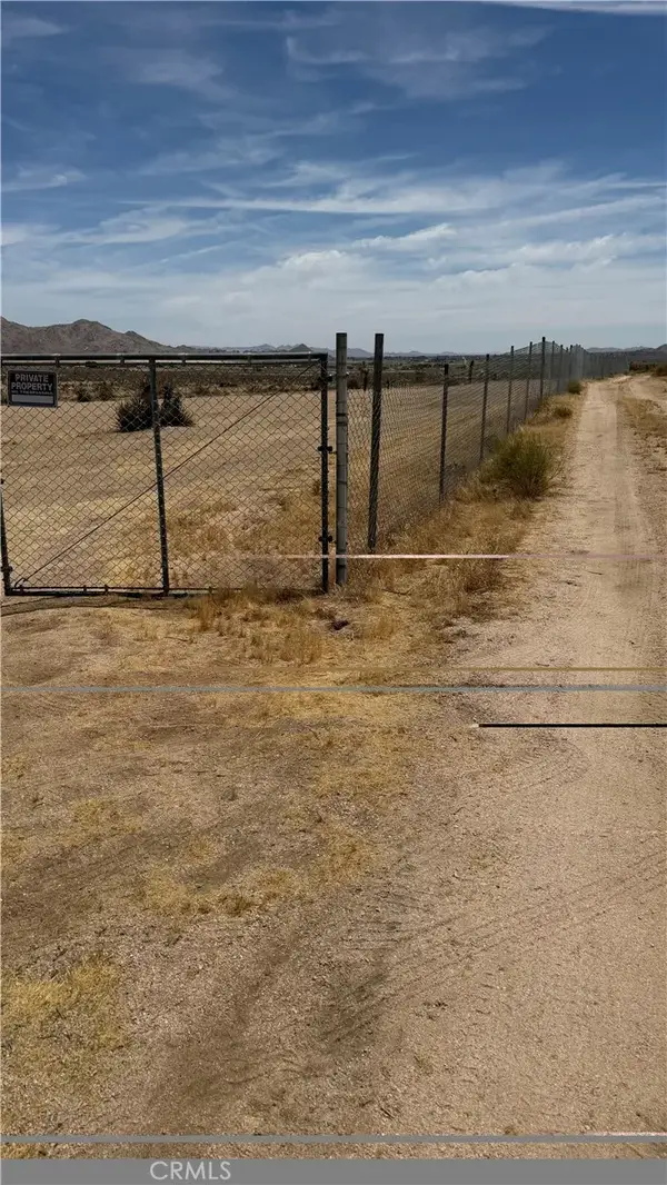 27824 Clark, Apple Valley, CA 92308