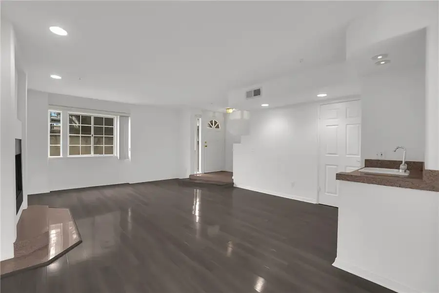 821 N Garfield Avenue #4, Alhambra, CA 91801 - #2