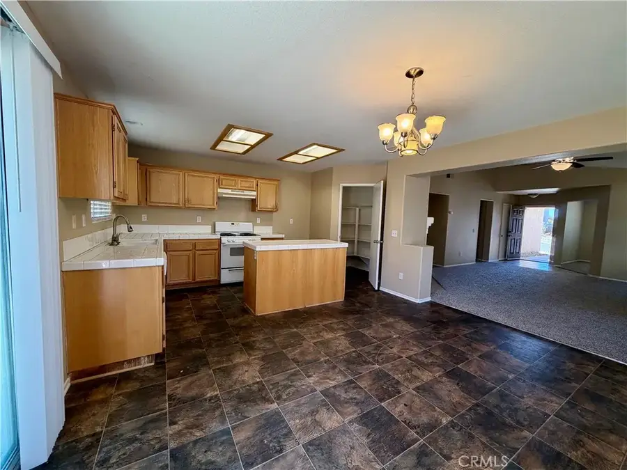 13579 Winewood, Victorville, CA 92392 - #2