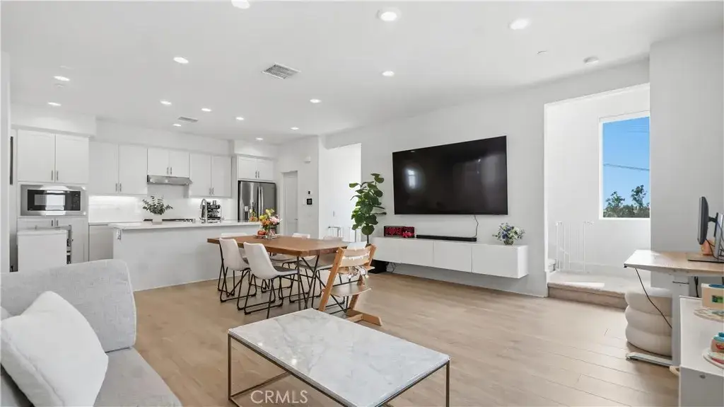 143 Fable, Irvine, CA 92618 - #1