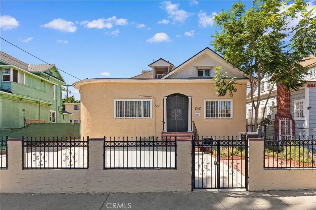 1147 S Westlake Avenue, Los Angeles, CA 90006 - #1