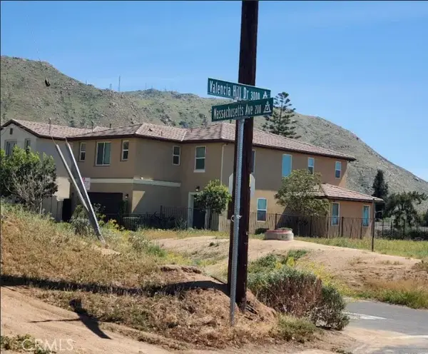 3000 Valencia Hill Dr., Riverside, CA 92507