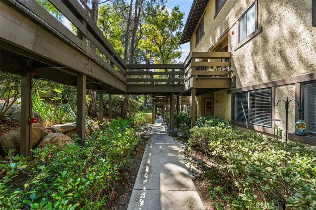 1052 Seco #104, Pasadena, CA 91103 - #1