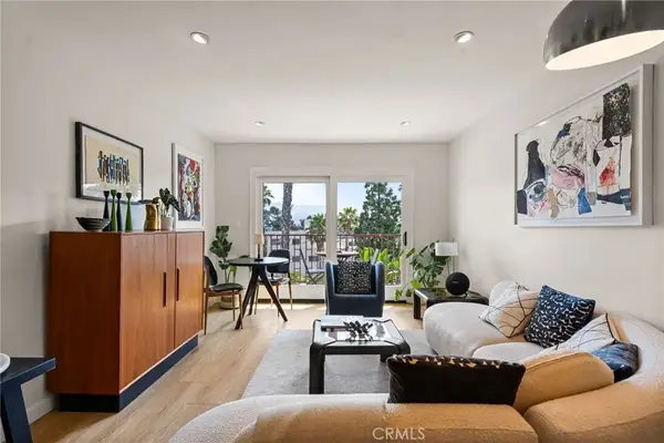 3407 Huxley Street #39, Los Angeles, CA 90027
