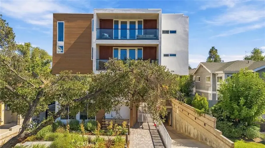 176 N Catalina Ave #102, Pasadena, CA 91106 - #2