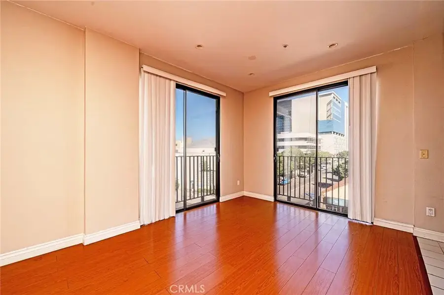 625 S Berendo #301, Los Angeles, CA 90005 - #2