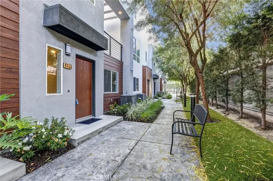 8455 Tweedy Lane, Downey, CA 90240 - #2
