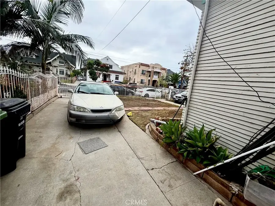 1439 W 28th, Los Angeles, CA 90007 - #3