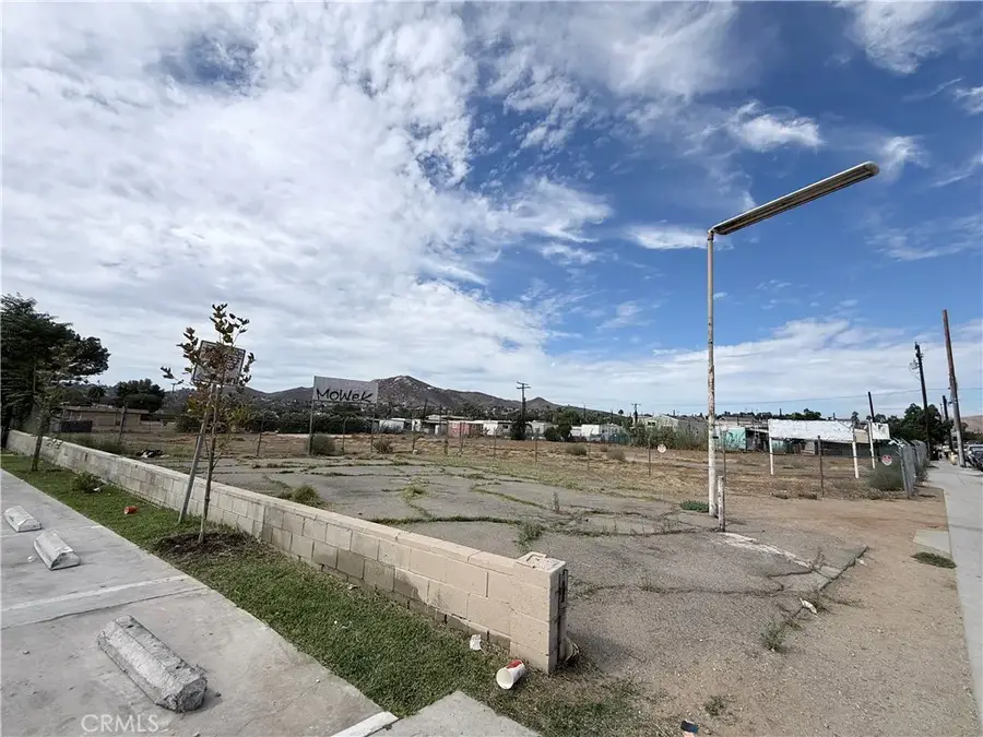 6128 Mission, Riverside, CA 92509 - #2