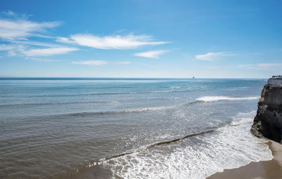 6745-6747 Del Playa Drive, Isla Vista, CA 93117 - #2