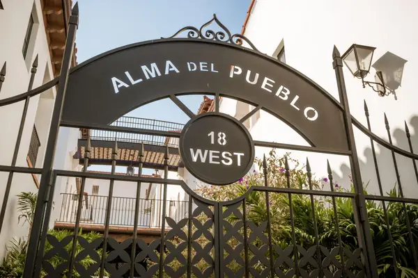 18 W Victoria Street #Apt 303, SANTA BARBARA, CA 93101