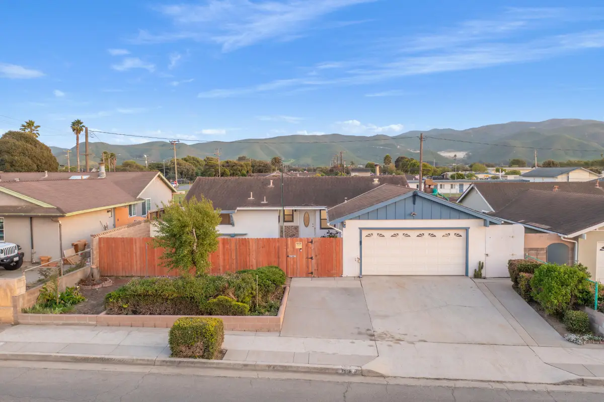 1504 W Airport Avenue, Lompoc, CA 93436 - #1