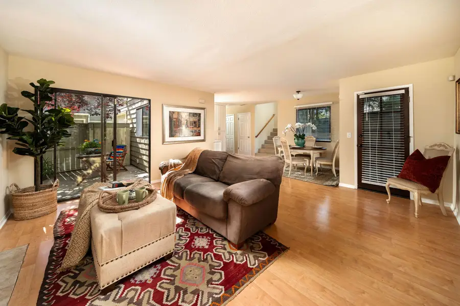 522 W Victoria Street #Apt F, Santa Barbara, CA 93101 - #2