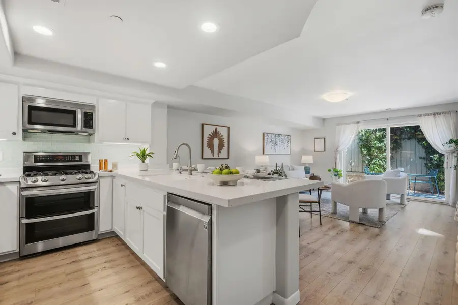 633 W Ortega Street #Apt D, Santa Barbara, CA 93101 - #3