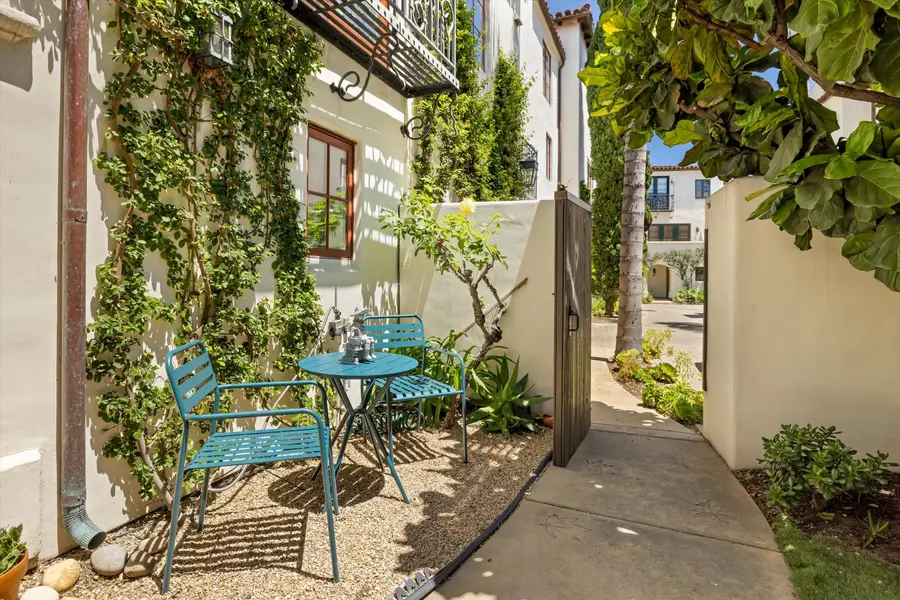 218 Santa Barbara Street #B, Santa Barbara, CA 93101 - #2