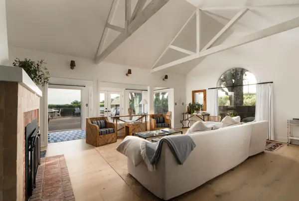 1413 Shoreline Drive, SANTA BARBARA, CA 93109
