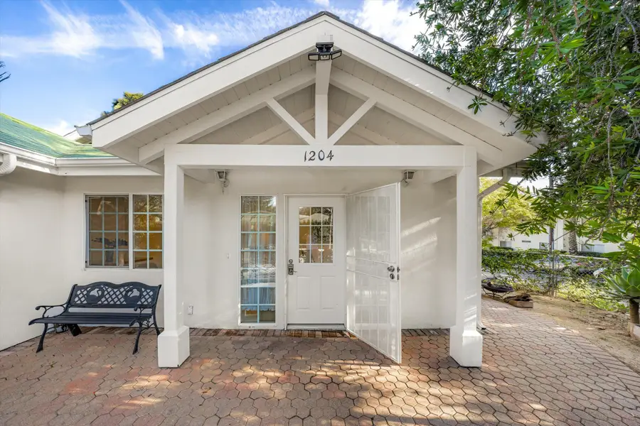 1204 San Andres Street, Santa Barbara, CA 93101 - #2