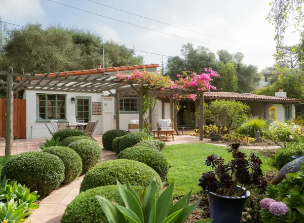 489 Mountain Drive, SANTA BARBARA, CA 93103