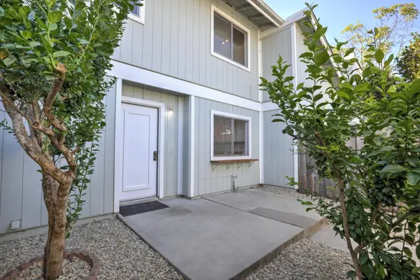 487 Cannon Green Drive #Apt B, GOLETA, CA 93117