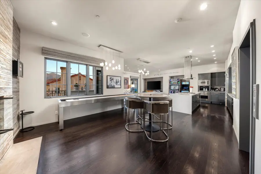 618 Anacapa Street #Apt 6, Santa Barbara, CA 93101 - #3