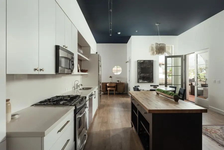 401 Chapala Street #Apt 305, Santa Barbara, CA 93101 - #2